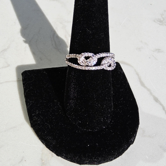 Silver Chain Accent Ring with Matte Band - Picture 3 of 8